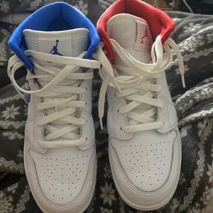 Red white and blue jordan one sneakers I’m really good condition